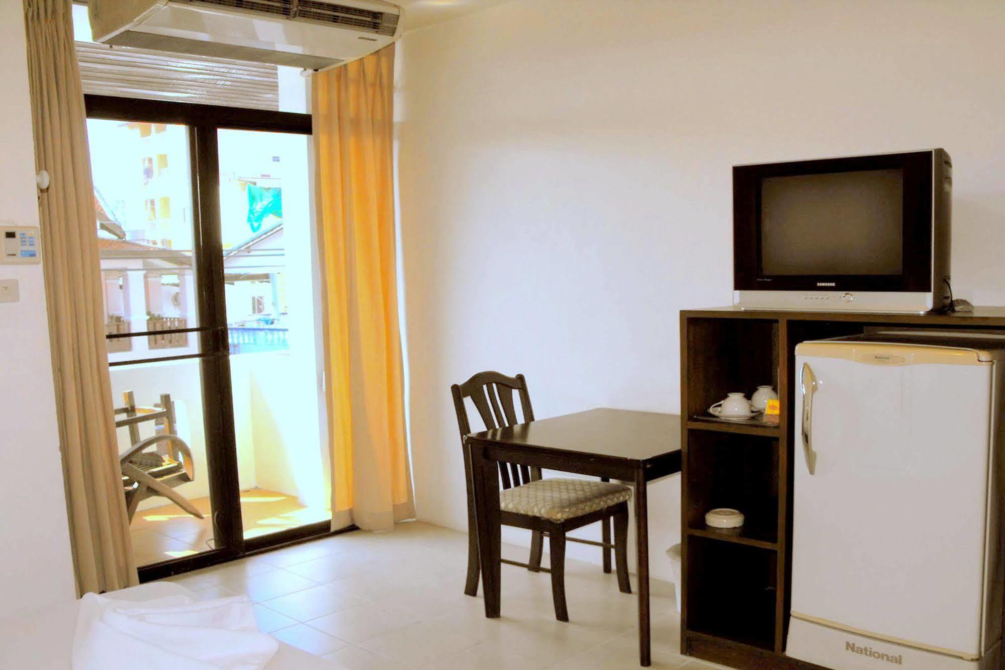 The Album Loft Apartment Patong Exterior photo