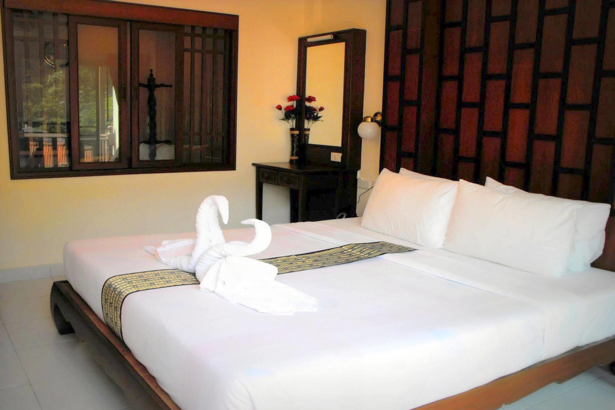 The Album Loft Apartment Patong Exterior photo